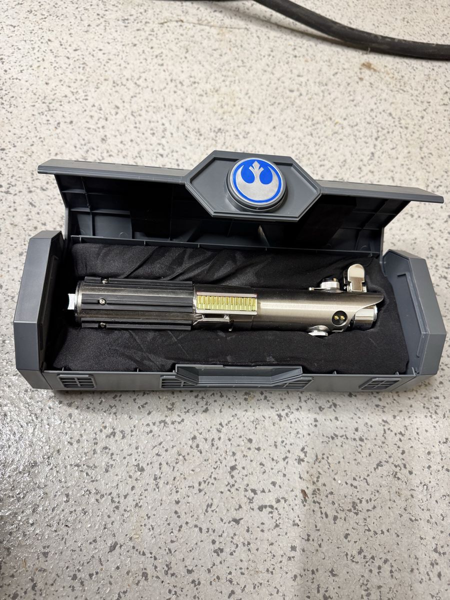 Star Wars Legacy Lightsaber Hilt with Case & Blade