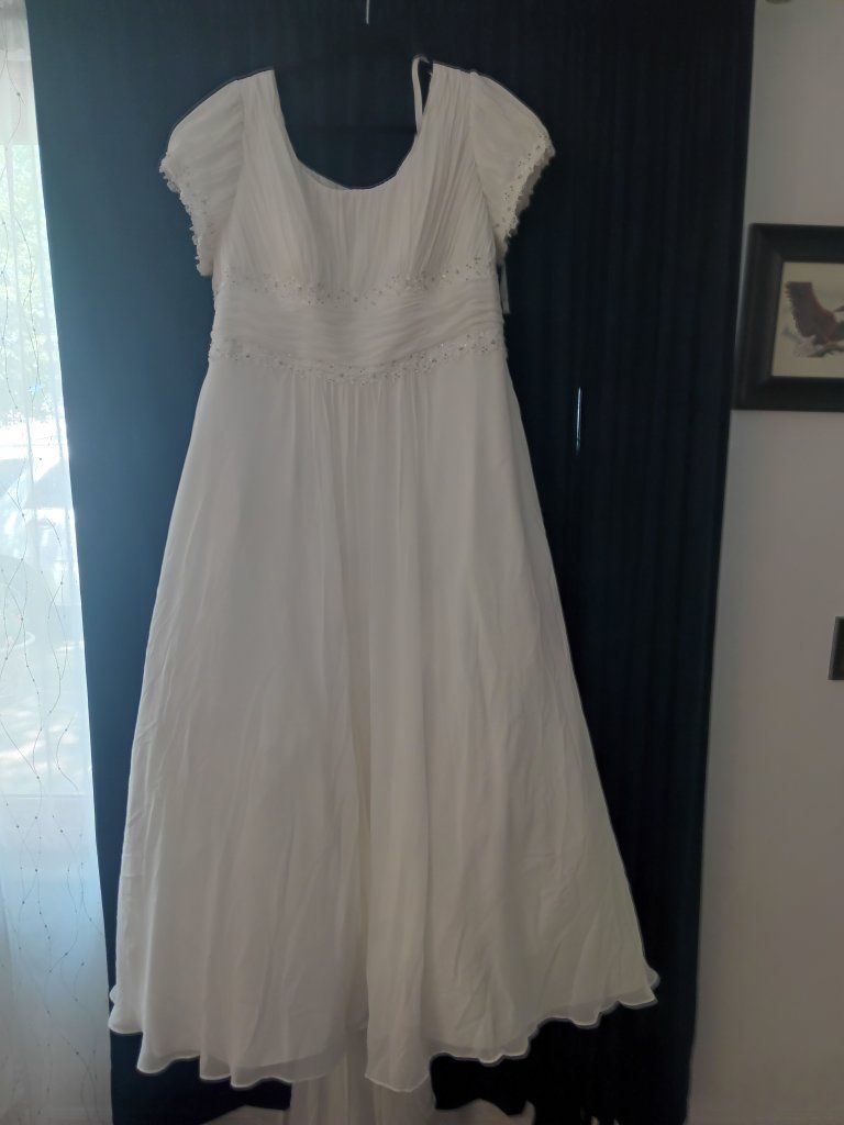 Elegant White Bridal Gown Wedding Dress with Beaded Lace Applique and Empire Waist - 22W
