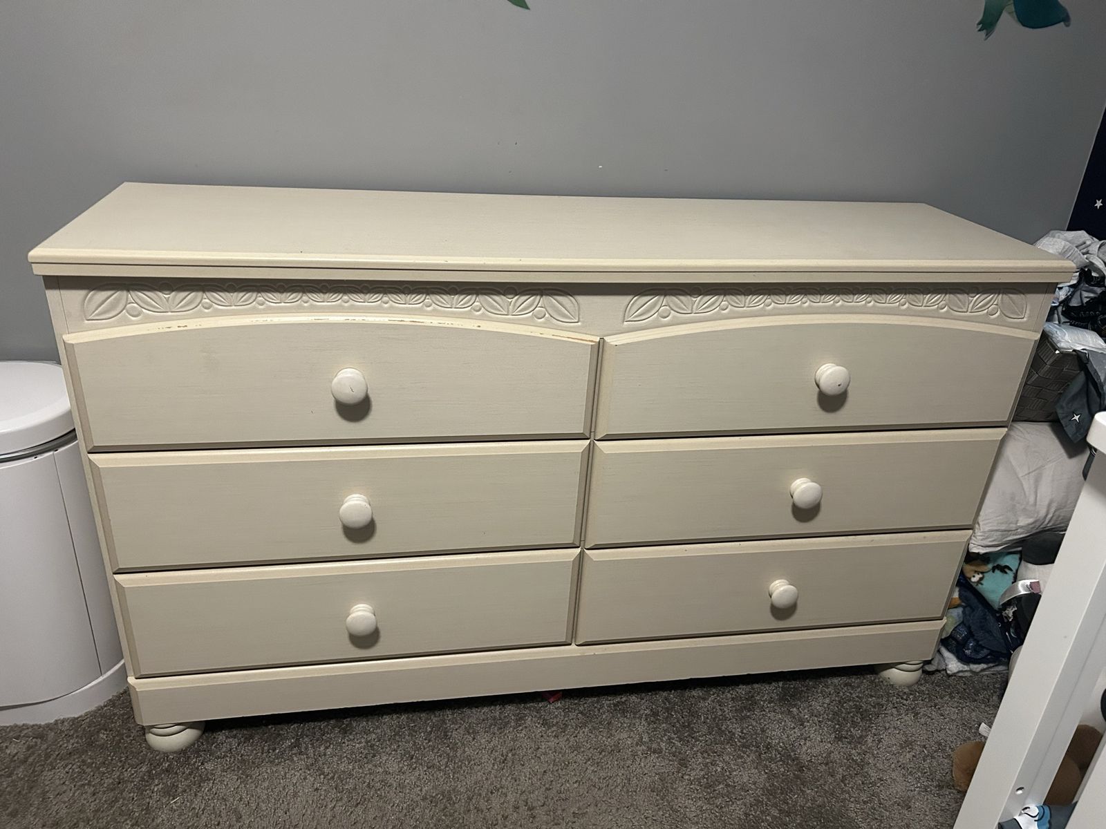Solid Wood 6-Drawer Dresser & Shelf Combo - Ivory Off-White, Minimal Wear