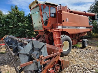 International 1460 Combine