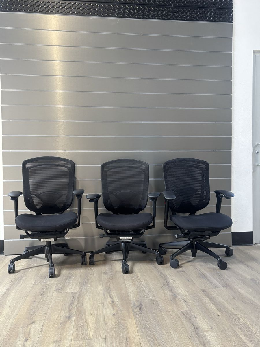 Teknion Nuova Contessa Task Chair- 250 available