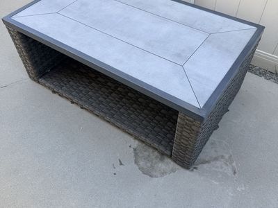 Outdoor Coffee Table – Great Condition