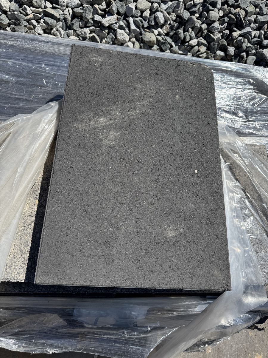 Dark Gray Concrete Stepping Stones / Pavers for Walkway