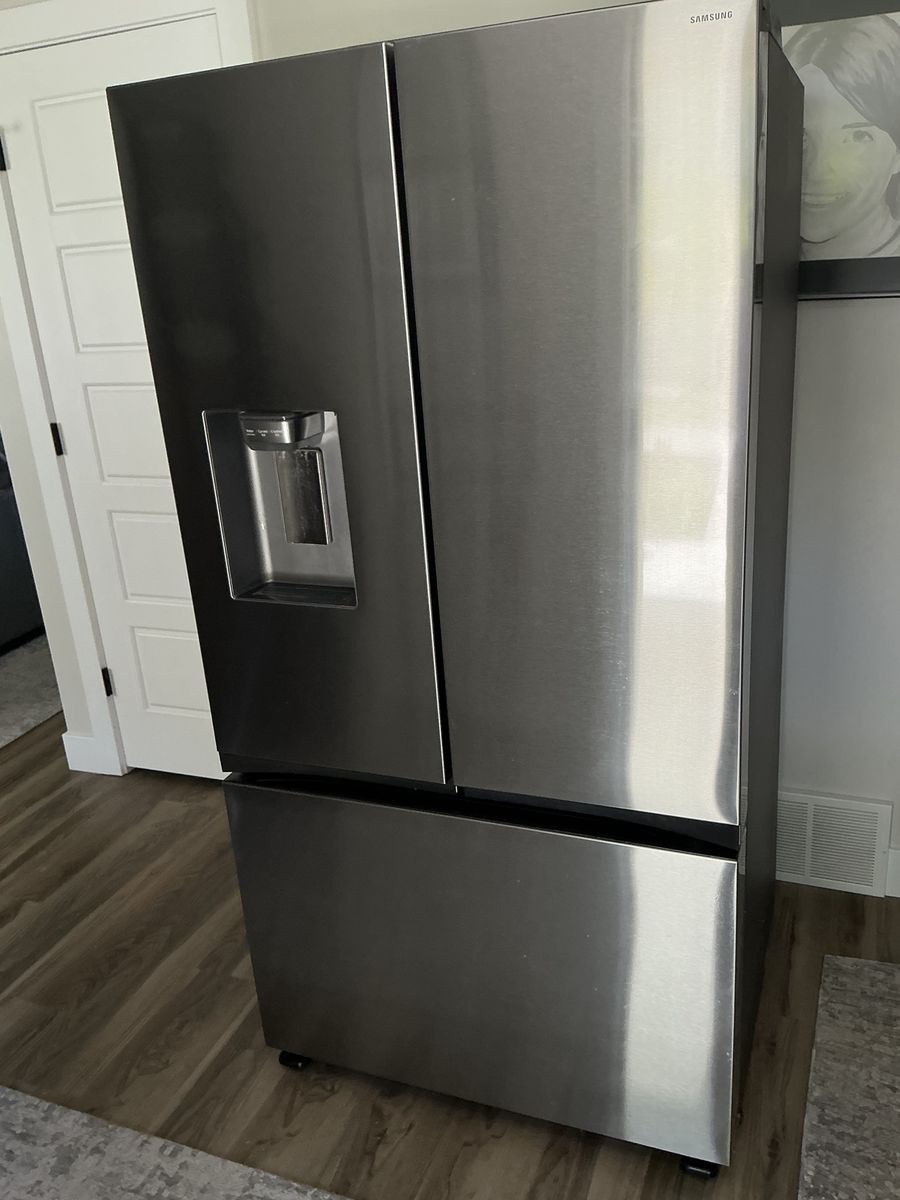 Samsung Refrigerator Freezer $600