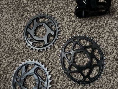 SRAM chainrings, absolute black chainring, I9 stem.