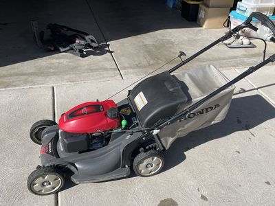 Honda HRX217 21" Self-Propelled Lawn Mower