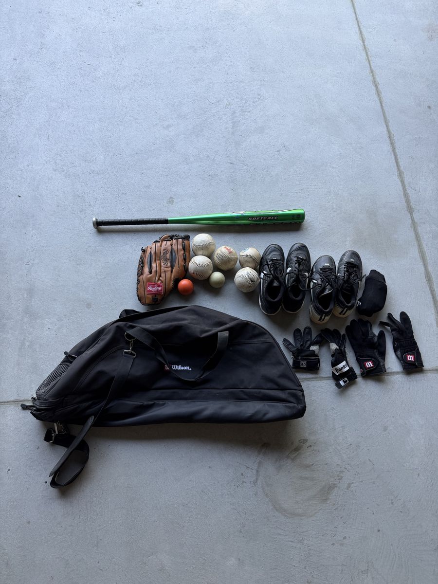 Softball Kit- like new, played with maybe 5x