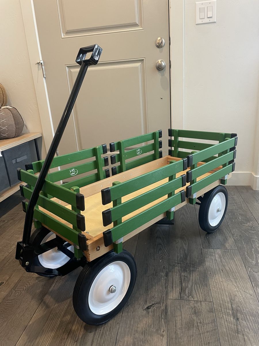 RMEF wooden wagon