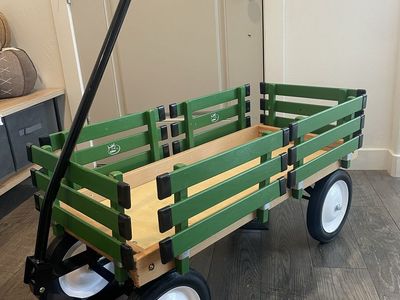 RMEF wooden wagon