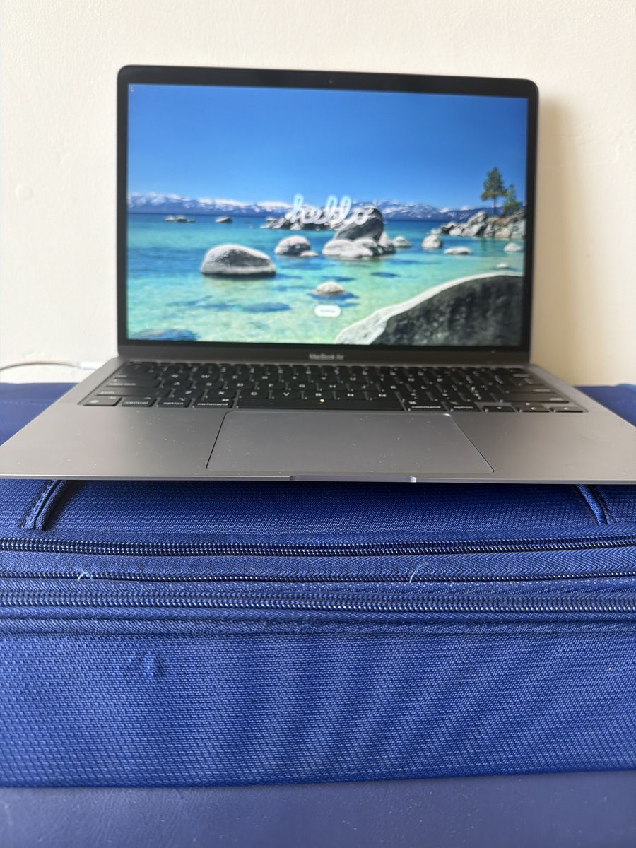 Apple MacBook Air 13-inch M1 (2020) 8GB/256GB SSD - Space Gray Laptop with 100% battery health