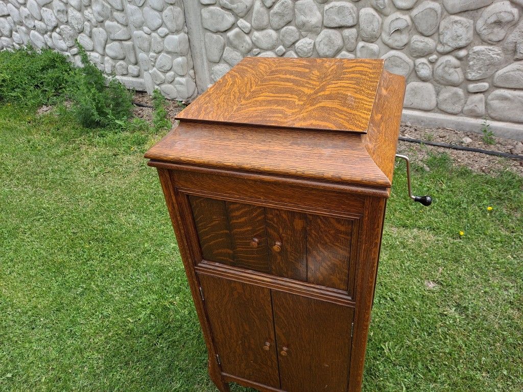 Main image 9