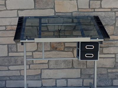 Zen style drawing desk