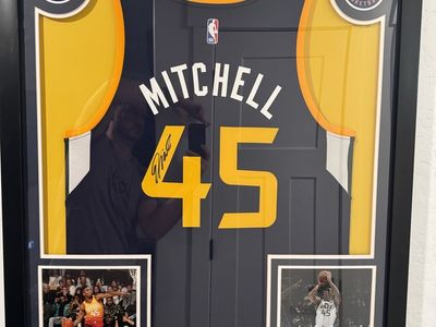 Donovan Mitchell Rookie Hand Signed Jersey Framed Beckett COA Authentic