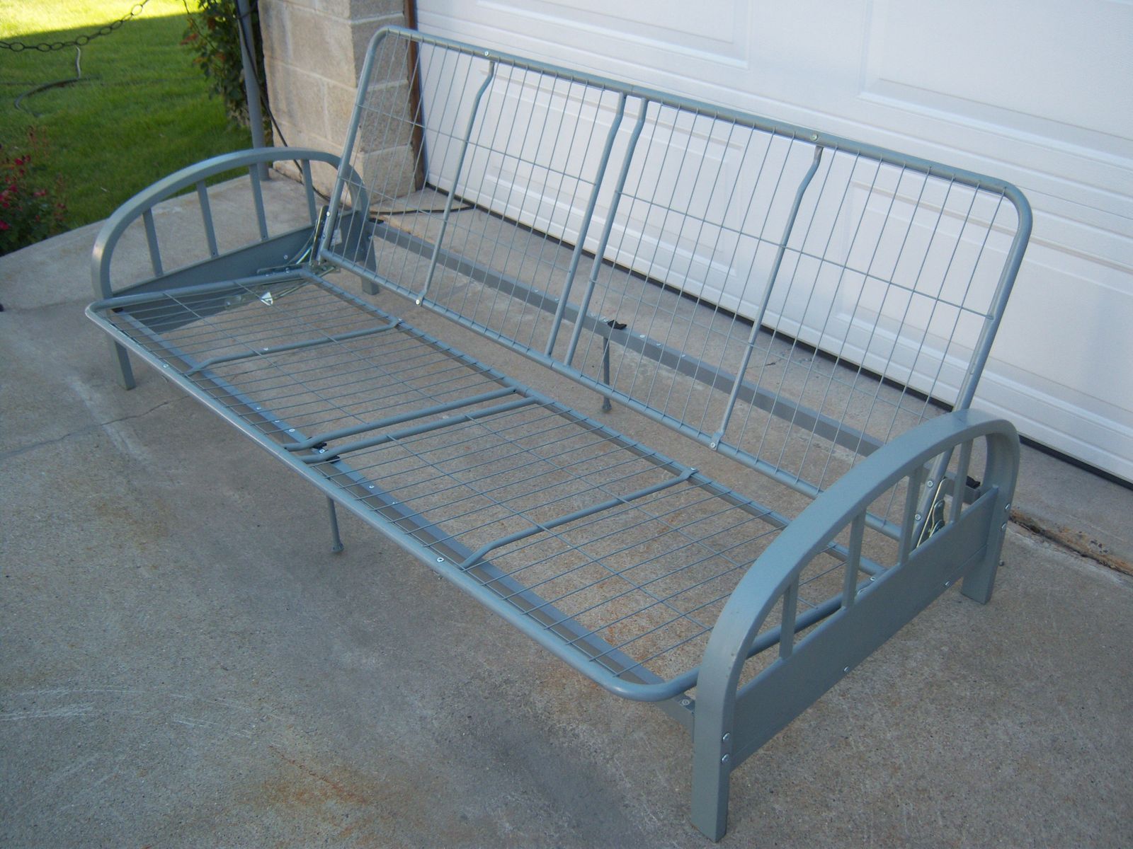 METAL FUTON DOUBLE SIZE FRAME