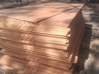 Lumber Liquidation. 19/32 plywood. New.