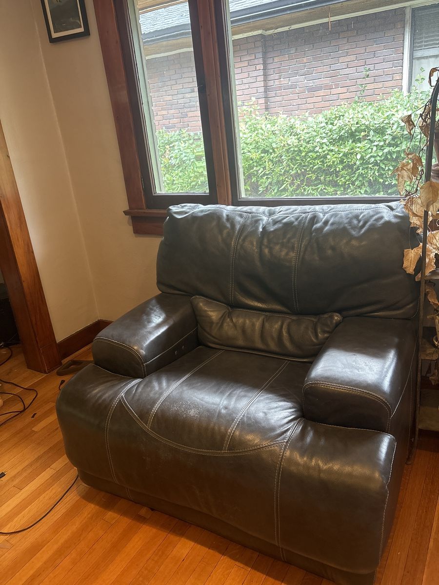 Full electric recliner/lazy boy