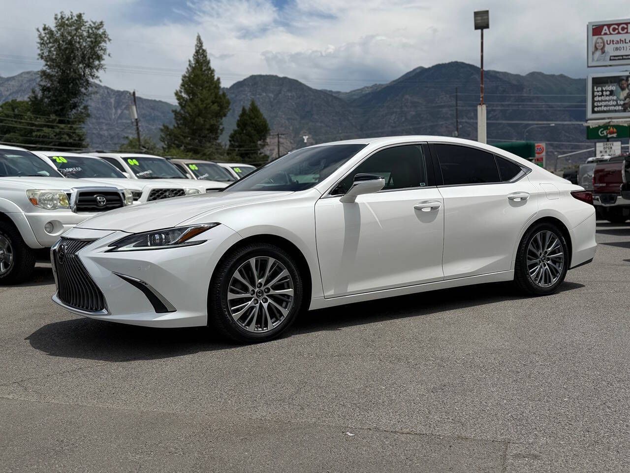 2020 Lexus ES Base