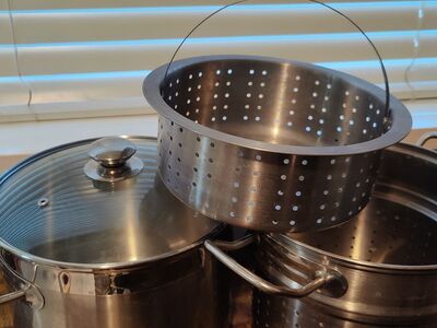 Professional 8 Quart Pot, Steamer, Strainer Combo