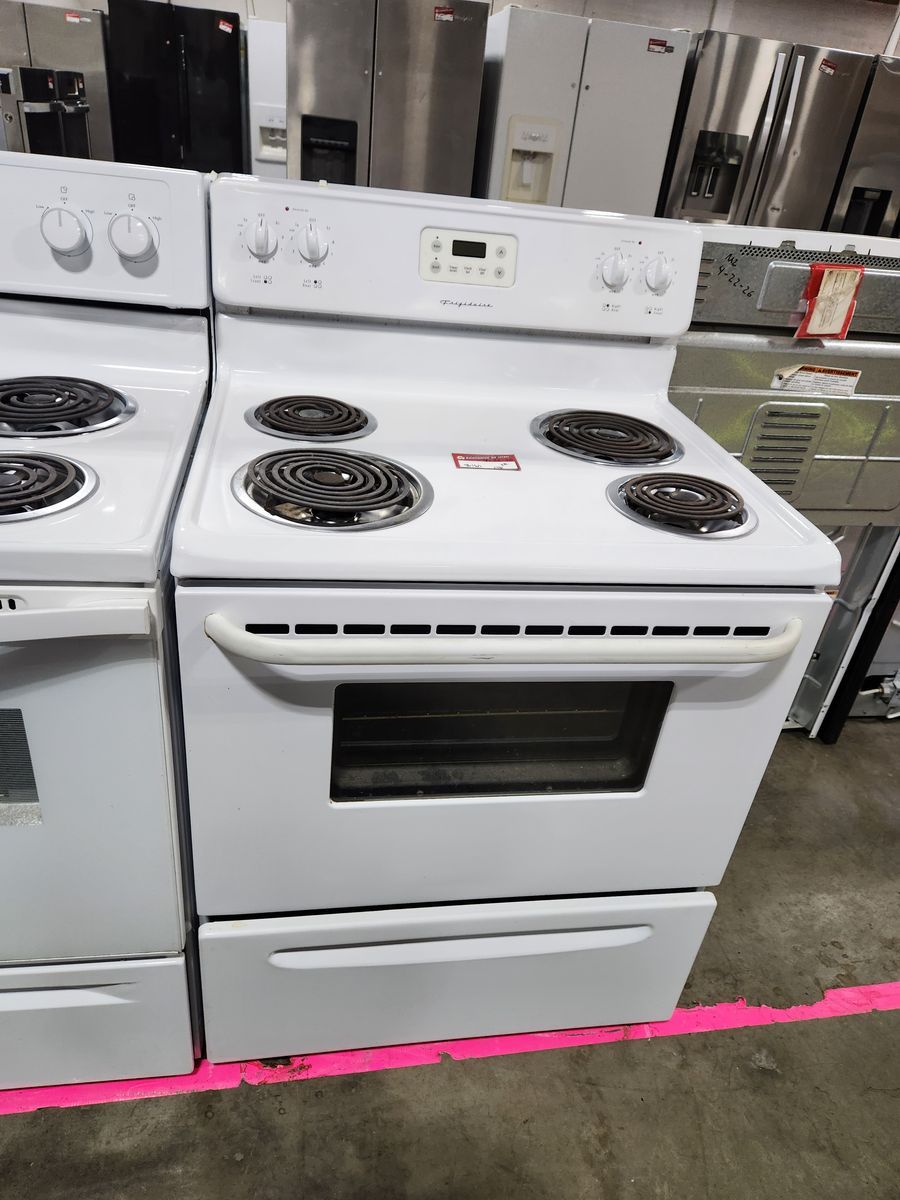 FRIGIDAIRE WHITE COIL TOP RANGE! W-WARRANTY