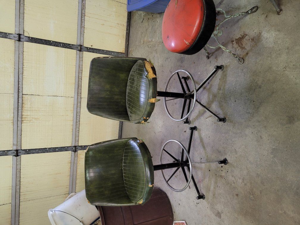 2 vintage barstools