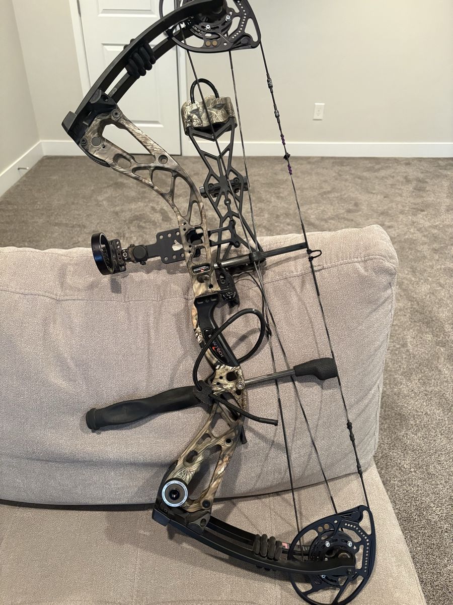 Bowtech Amplify Compound Hunting Bow with Sight, Quiver & Accessories - Camo
