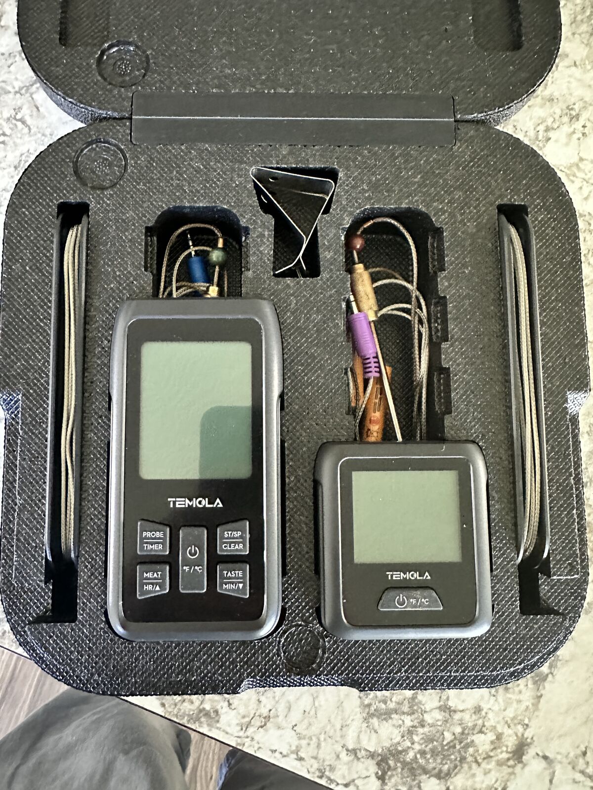 Meat thermometer with four probes