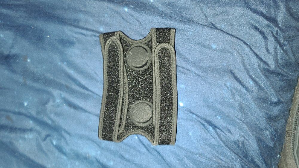 BRAND NEW sciatica knee brace