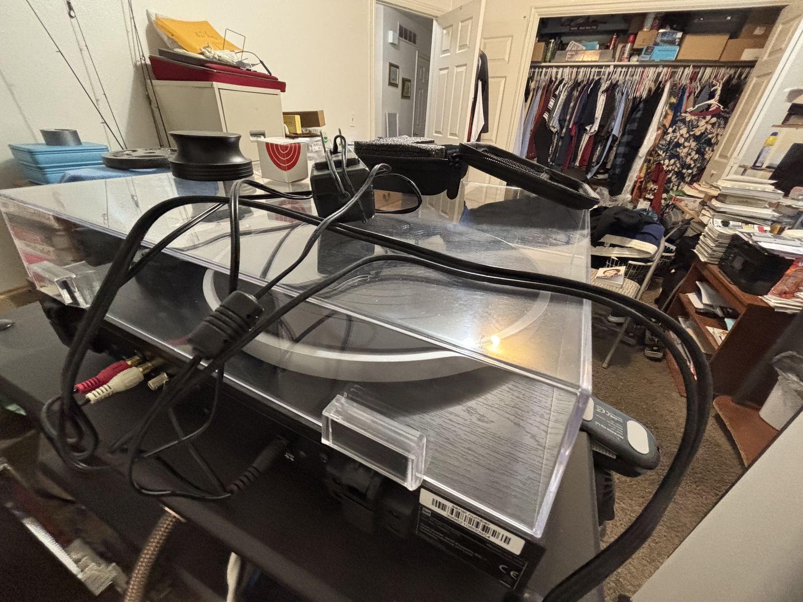 Dual CS518 black turntable like new with box and accessories.