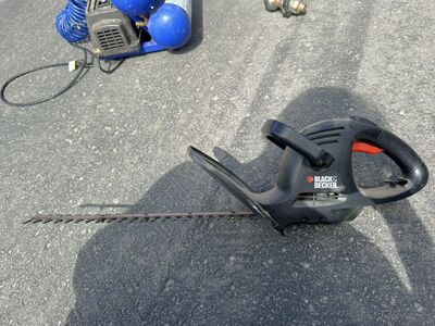 Black & Decker Hedge Trimmers, Electric 17