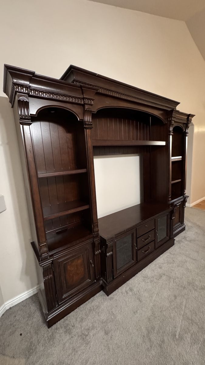 Elegant Traditional Dark Wood Entertainment Center Wall Unit with Storage and Shelving
