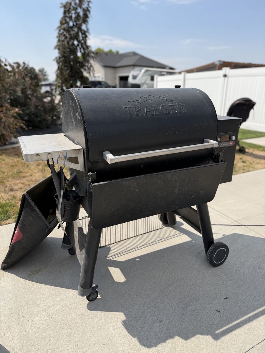 Traeger ironwood 885