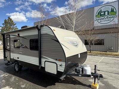 2017 Starcraft Autumn Ridge 18QB Couples Coach Travel Trailer