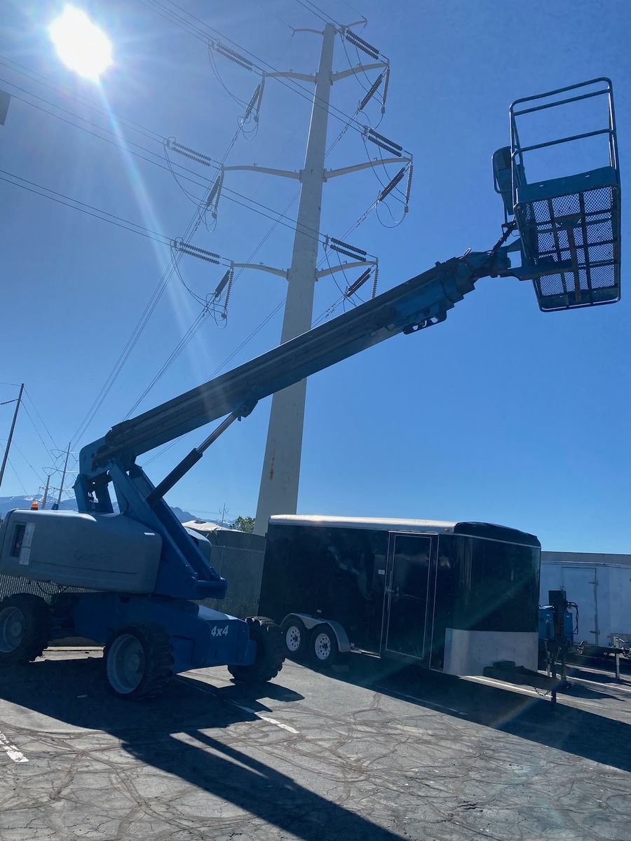 Genie S-60 telescopic boom lift