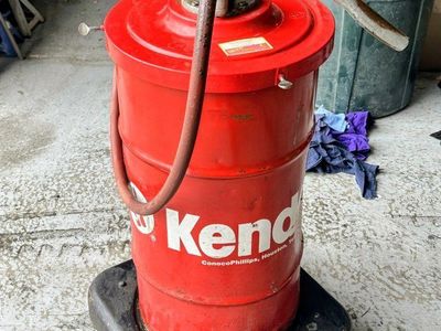 Gear Oil 16 gal. roll around dolly w/ Graco Pump