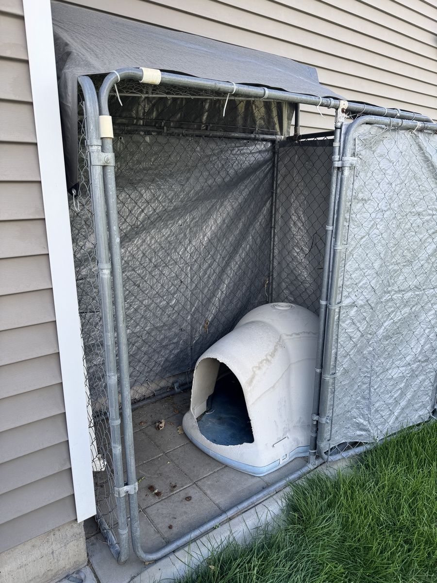 Dog Kennel 6x4 includes dogloo- Free