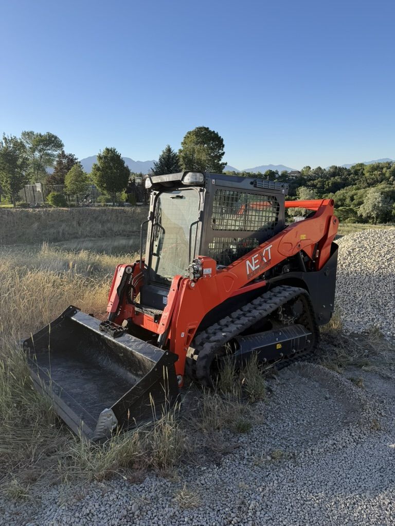 Kubota SVL75-3 Track Skid Steer Rental – Enclosed Cab CTL for Dirt, Grading & Cleanup