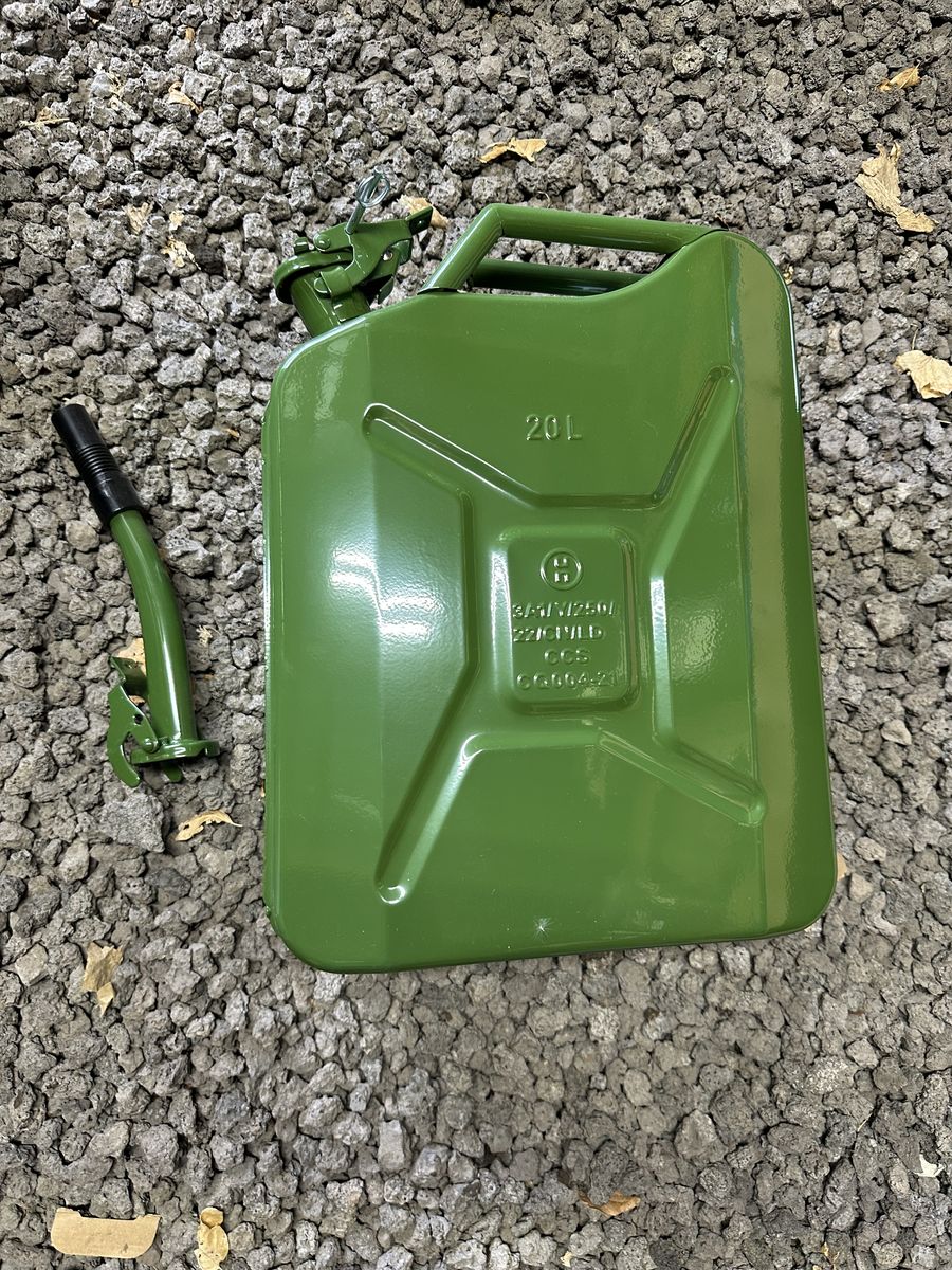 5 Gallon Metal Jerry can green gas Tank Diesel New