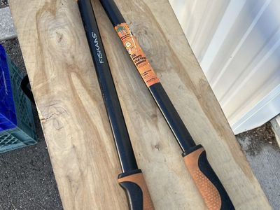 Fiskars 28” Power Lever Bypass Lopper