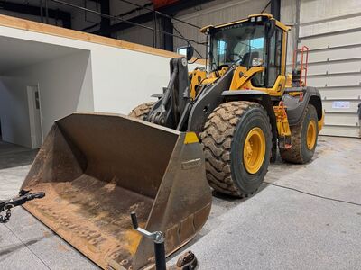 Volvo L110H Wheel Loader Tractor