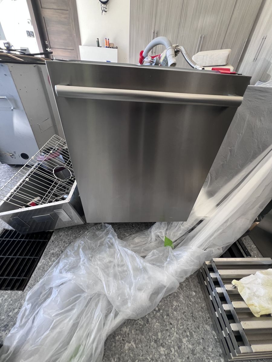 Bosch 800 Series Dishwasher – SGX78C55UC – Stainless Steel – $700