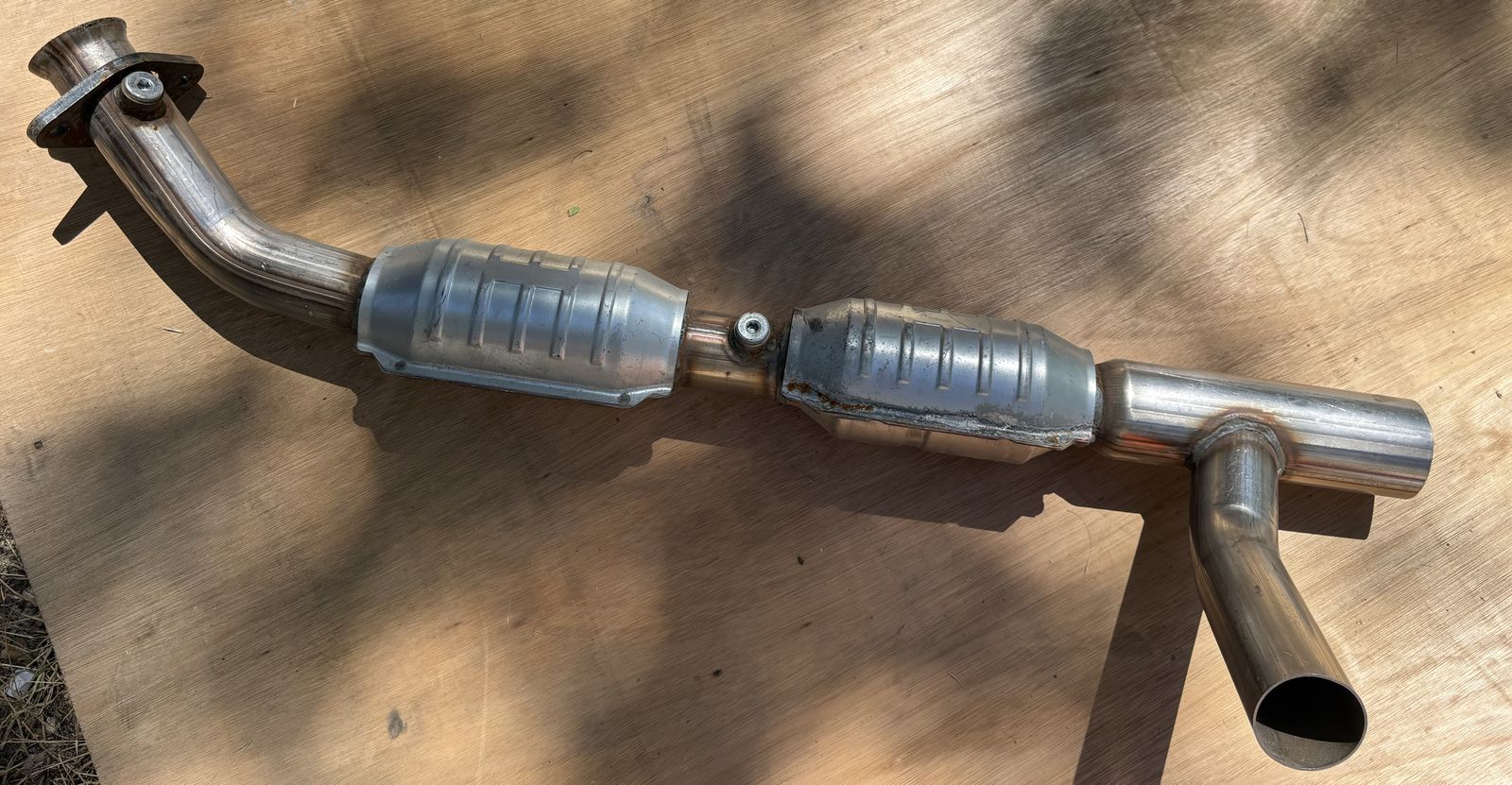 2006 Ford E-250 Passenger Side Catalytic Converter