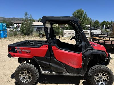 2023 Honda Pioneer 1000 Deluxe Red - UH00201-NF