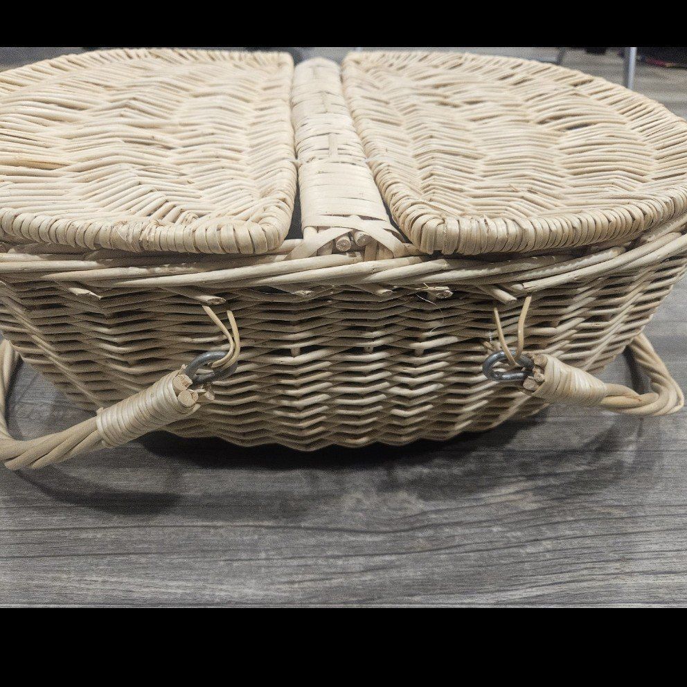 Large Picnic Basket