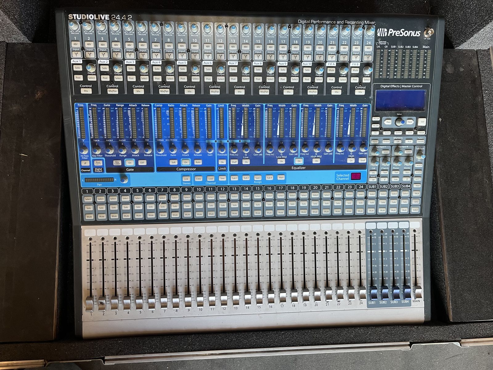 PreSonus StudioLive 24.4.2 Digital Mixer with Road Case