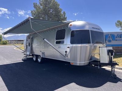 2021 Airstream International 27FBQ - COASTAL EDITION