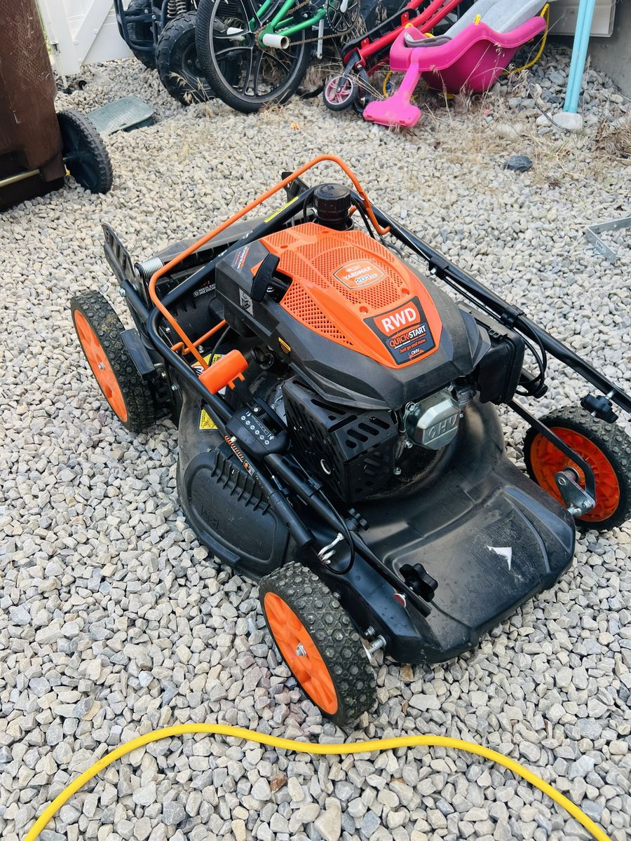 Yardmax 22-inch, 201cc self-propelled rear-wheel-drive mower (model YG2760)