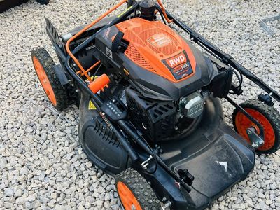 Yardmax 22-inch, 201cc self-propelled rear-wheel-drive mower (model YG2760)