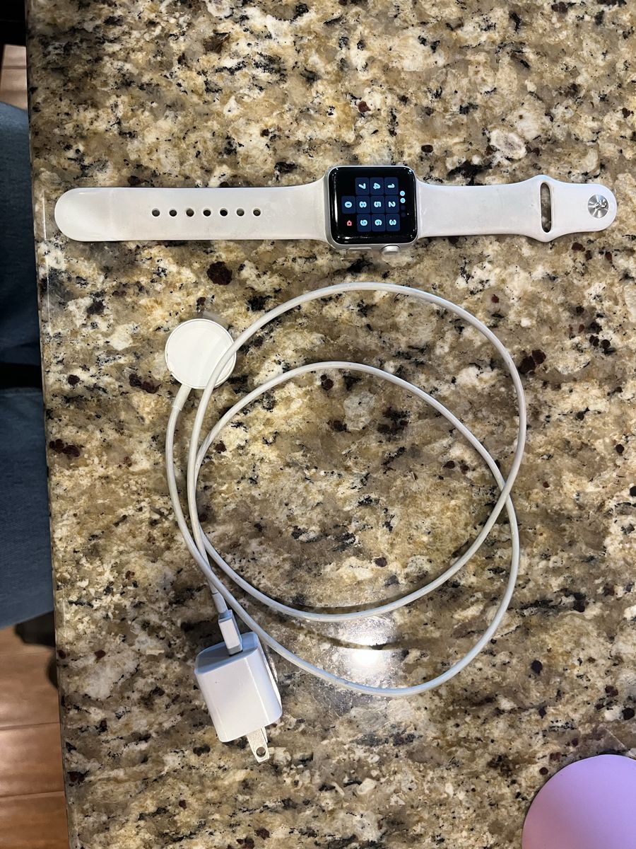 Apple Watch Series 3 38mm - Great Condition with Band & Charger