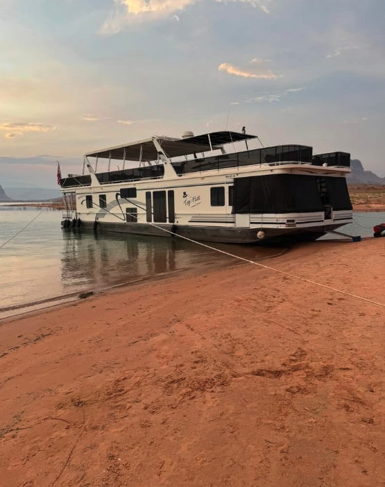 Prime Week July 4th-10th 2026 - Annual Fees PAID - 75'x20' Houseboat