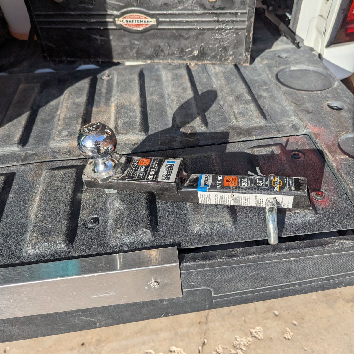 reese brand 1"1/2" reciever insert with 2" ball